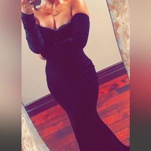 Stunning Alamour the label velvet gown-free shipping